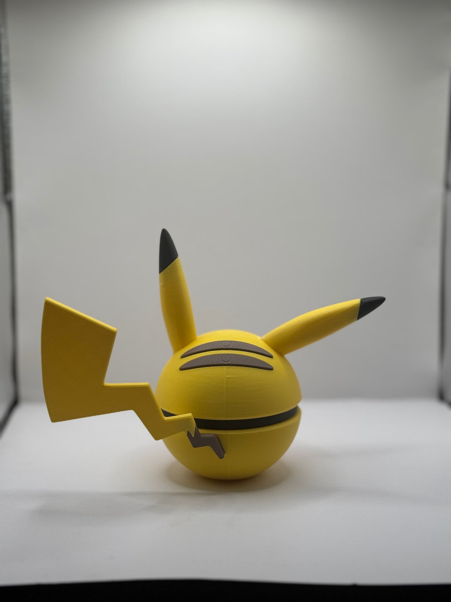 Pikachu Pokeball